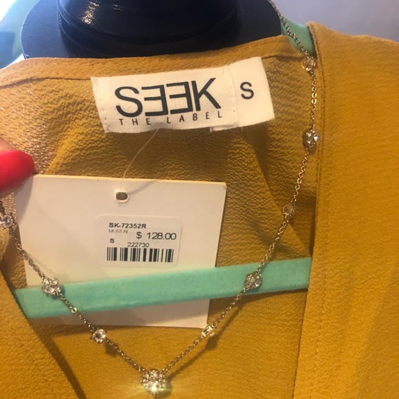 LF store convertible crop top! - Picture 6 of 8